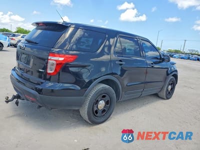 Trzecie zdjęcie samochodu z tyłu: 2015 FORD EXPLORER POLICE INTERCEPTOR VIN:1FM5K8AR9FGA57580 - miniatura