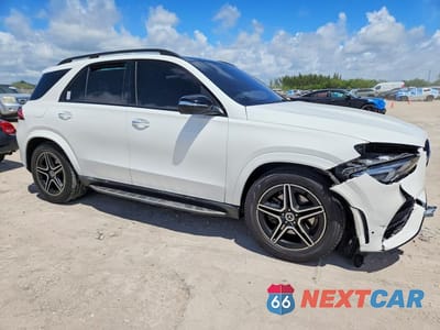 Czwarte zdjęcie samochodu z boku: 2020 MERCEDES-BENZ GLE 350 4MATIC VIN:4JGFB4KB2LA077621 - miniatura