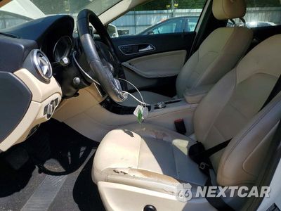 Zdjęcie 7 z 13 samochodu: 2015 MERCEDES-BENZ GLA 250 VIN:WDCTG4EB0FJ129525 - miniatura