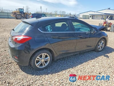 Trzecie zdjęcie samochodu z tyłu: 2017 CHEVROLET CRUZE LT VIN:3G1BE6SM1HS542296 - miniatura