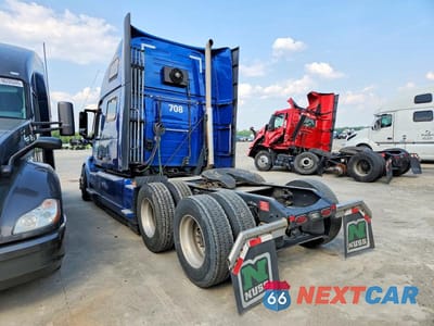 Trzecie zdjęcie samochodu z tyłu: 2022 VOLVO VNL SEMI TRUCK VIN:4V4NC9EH8NN303803 - miniatura
