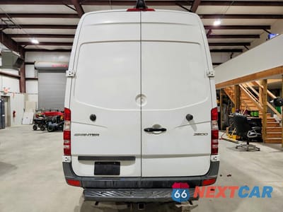 Zdjęcie 6 z 13 samochodu: 2017 MERCEDES BENZ SPRINTER 2500 DELIVERY VAN VIN:WD3PE7CD9HP385062 - miniatura