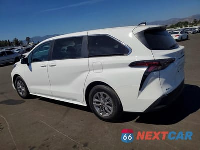 Drugie zdjęcie samochodu z przodu: 2026 TOYOTA SIENNA LE VIN:5TDKRKEC1TS301035 - miniatura