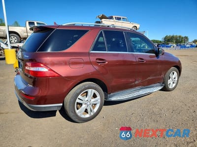Trzecie zdjęcie samochodu z tyłu: 2015 MERCEDES-BENZ ML 350 4MATIC VIN:4JGDA5HB1FA547374 - miniatura