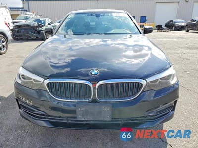 Piąte zdjęcie samochodu w środku: 2019 BMW 530E VIN:WBAJA9C53KB393607 - miniatura