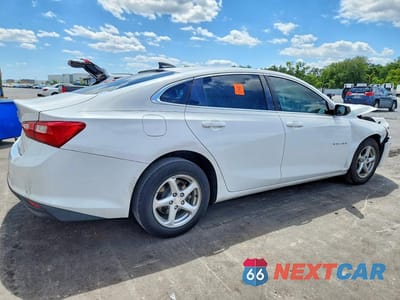 Trzecie zdjęcie samochodu z tyłu: 2018 CHEVROLET MALIBU LS VIN:1G1ZB5ST5JF104562 - miniatura