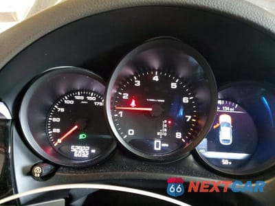Zdjęcie 9 z 13 samochodu: 2018 PORSCHE MACAN VIN:WP1AA2A55JLB22410 - miniatura