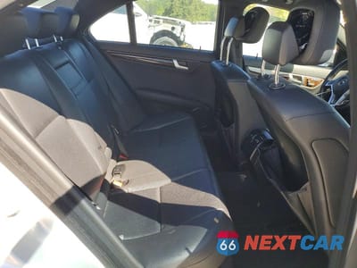 Zdjęcie 10 z 12 samochodu: 2013 MERCEDES-BENZ C 300 4MATIC VIN:WDDGF8AB3DG135939 - miniatura