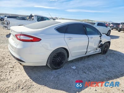 Trzecie zdjęcie samochodu z tyłu: 2014 FORD FUSION SE VIN:1FA6P0HD7E5403664 - miniatura