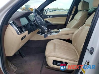 Zdjęcie 7 z 13 samochodu: 2019 BMW X5 XDRIVE40I VIN:5UXCR6C53KLB12419 - miniatura