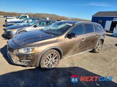 2015 VOLVO V60 CROSS COUNTRY PREMIER YV4612HKXF1002010 - główne zdjęcie licytacji z USA - miniatura