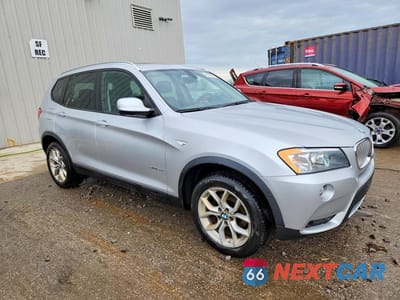 Czwarte zdjęcie samochodu z boku: 2013 BMW X3 XDRIVE28I VIN:5UXWX9C59D0A25424 - miniatura