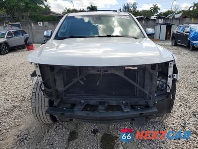Piąte zdjęcie samochodu w środku: 2020 CHEVROLET SUBURBAN C1500 PREMIER VIN:1GNSCJKCXLR263570 - miniatura