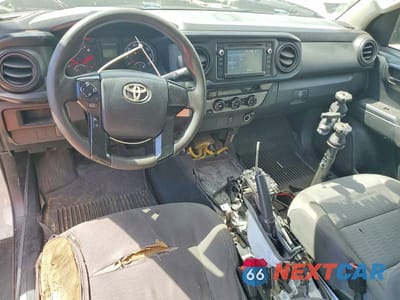 Zdjęcie 8 z 12 samochodu: 2017 TOYOTA TACOMA SR VIN:5TFRX5GN0HX091534 - miniatura