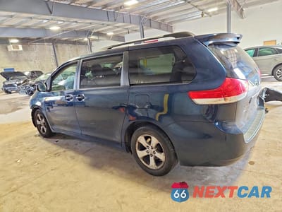 Drugie zdjęcie samochodu z przodu: 2011 TOYOTA SIENNA LE VIN:5TDKK3DCXBS148309 - miniatura
