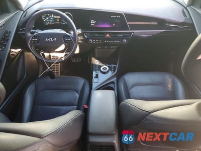 Zdjęcie 8 z 12 samochodu: 2023 KIA NIRO EV WAVE VIN:KNDCT3L16P5015447 - miniatura