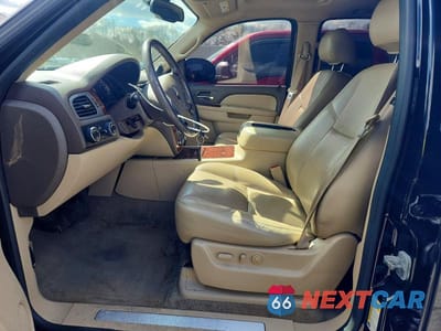 Zdjęcie 7 z 13 samochodu: 2014 CHEVROLET SUBURBAN K1500 LTZ VIN:1GNSKKE77ER149892 - miniatura