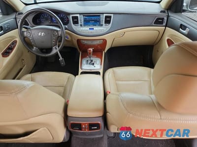 Zdjęcie 8 z 12 samochodu: 2013 HYUNDAI GENESIS 3.8L VIN:KMHGC4DD5DU240939 - miniatura
