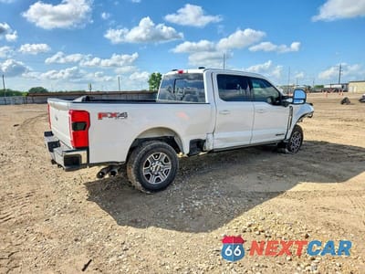 Trzecie zdjęcie samochodu z tyłu: 2025 FORD F250 SUPER DUTY VIN:1FT8W2BT0SEC15162 - miniatura