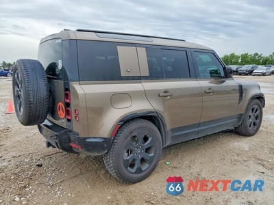 Trzecie zdjęcie samochodu z tyłu: 2022 LAND ROVER DEFENDER 110 X-DYNAMIC HSE VIN:SALE37RU8N2104669 - miniatura