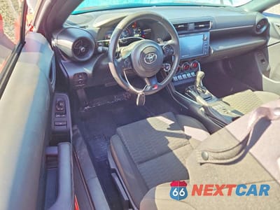 Zdjęcie 8 z 12 samochodu: 2022 TOYOTA GR86 BASE VIN:JF1ZNBC17N8751913 - miniatura