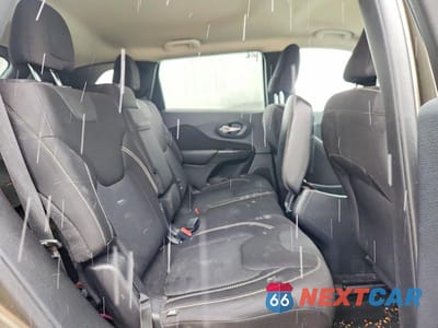 Zdjęcie 10 z 12 samochodu: 2015 JEEP CHEROKEE LATITUDE VIN:1C4PJMCS6FW600348 - miniatura