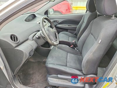 Zdjęcie 7 z 12 samochodu: 2012 TOYOTA YARIS FLEET VIN:JTDBT4K36CL022814 - miniatura