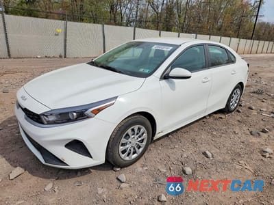 2023 KIA FORTE LX 3KPF24AD2PE685004 - główne zdjęcie licytacji z USA - miniatura