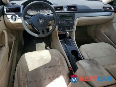 Zdjęcie 8 z 12 samochodu: 2013 VOLKSWAGEN PASSAT S VIN:1VWAP7A33DC135749 - miniatura