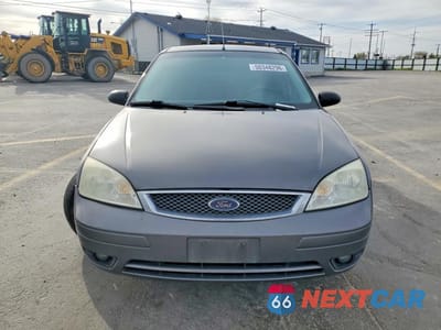 Piąte zdjęcie samochodu w środku: 2006 FORD FOCUS ZX4 VIN:1FAFP34N16W126733 - miniatura