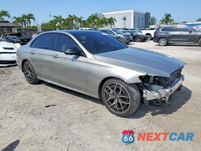 Czwarte zdjęcie samochodu z boku: 2021 MERCEDES-BENZ E 350 VIN:W1KZF8DB9MA910672 - miniatura