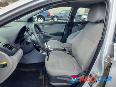 Zdjęcie 7 z 12 samochodu: 2016 HYUNDAI ACCENT SE VIN:KMHCT4AE7GU015695 - miniatura