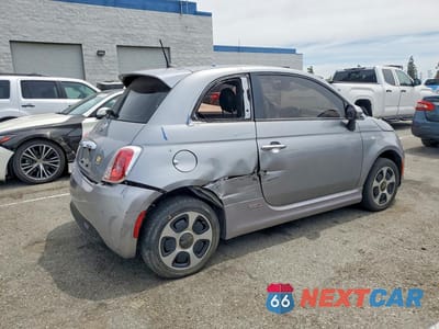 Trzecie zdjęcie samochodu z tyłu: 2016 FIAT 500 ELECTRIC VIN:3C3CFFGE0GT229280 - miniatura