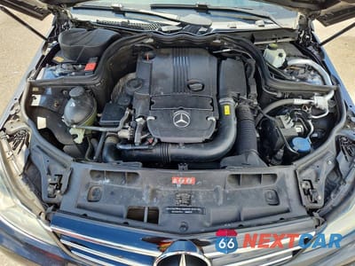 Zdjęcie 11 z 13 samochodu: 2014 MERCEDES-BENZ C 250 VIN:WDDGF4HBXER315777 - miniatura