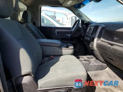 Zdjęcie 10 z 12 samochodu: 2015 RAM 3500 UTILITY / SERVICE TRUCK VIN:3C7WRTAJXFG691019 - miniatura