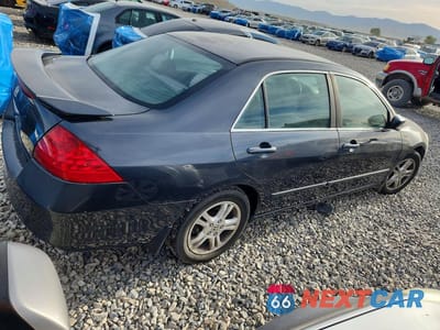 Trzecie zdjęcie samochodu z tyłu: 2006 HONDA ACCORD EX VIN:1HGCM56726A158590 - miniatura