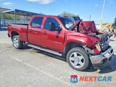 Czwarte zdjęcie samochodu z boku: 2013 GMC SIERRA C2500 SLT VIN:1GT111EGXDF136183 - miniatura