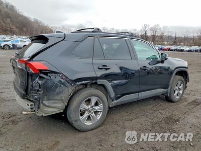 Trzecie zdjęcie samochodu z tyłu: 2024 TOYOTA RAV4 HYBRID XLE VIN:4T3RWRFV4RU159447 - miniatura