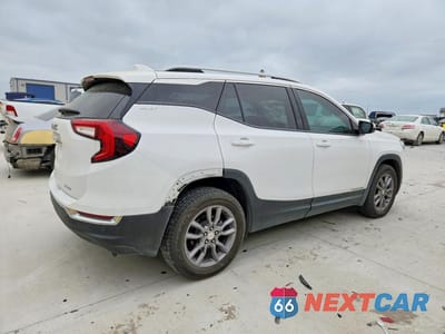 Trzecie zdjęcie samochodu z tyłu: 2022 GMC TERRAIN SLT VIN:3GKALVEV8NL131334 - miniatura