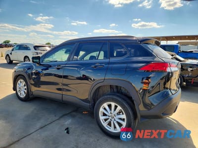 Drugie zdjęcie samochodu z przodu: 2023 TOYOTA COROLLA CROSS LE VIN:7MUCAAAG3PV044924 - miniatura