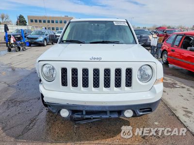 Piąte zdjęcie samochodu w środku: 2016 JEEP PATRIOT LATITUDE VIN:1C4NJRBB7FD189656 - miniatura