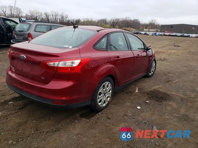 Trzecie zdjęcie samochodu z tyłu: 2014 FORD FOCUS SE VIN:1FADP3F22EL434410 - miniatura