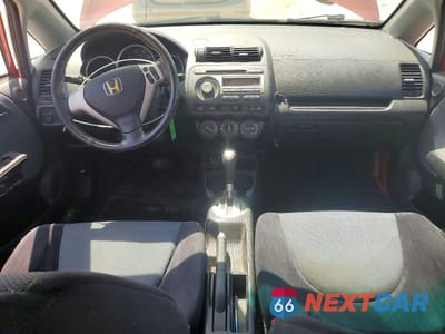 Zdjęcie 8 z 14 samochodu: 2008 HONDA FIT SPORT VIN:JHMGD38628S059255 - miniatura
