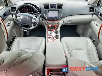 Zdjęcie 8 z 14 samochodu: 2012 TOYOTA HIGHLANDER LIMITED VIN:5TDDK3EH0CS101665 - miniatura