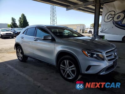 Czwarte zdjęcie samochodu z boku: 2017 MERCEDES-BENZ GLA 250 4MATIC VIN:WDCTG4GBXHJ319199 - miniatura