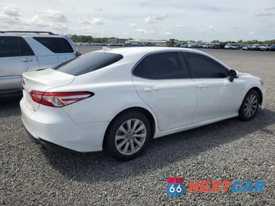 Trzecie zdjęcie samochodu z tyłu: 2019 TOYOTA CAMRY LE VIN:4T1B11HK2KU254396 - miniatura