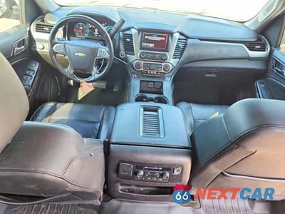 Zdjęcie 8 z 13 samochodu: 2017 CHEVROLET SUBURBAN K1500 LT VIN:1GNSKHKC4HR272218 - miniatura
