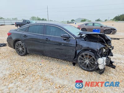 Czwarte zdjęcie samochodu z boku: 2019 TOYOTA AVALON TOURING VIN:4T1BZ1FB5KU031880 - miniatura