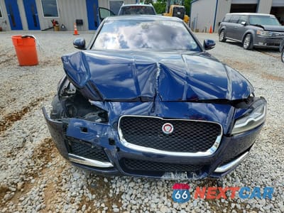 Piąte zdjęcie samochodu w środku: 2016 JAGUAR XF PRESTIGE VIN:SAJBE4BV2GCY18771 - miniatura