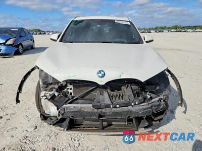 Piąte zdjęcie samochodu w środku: 2018 BMW X1 SDRIVE28I VIN:WBXHU7C32J5L07599 - miniatura